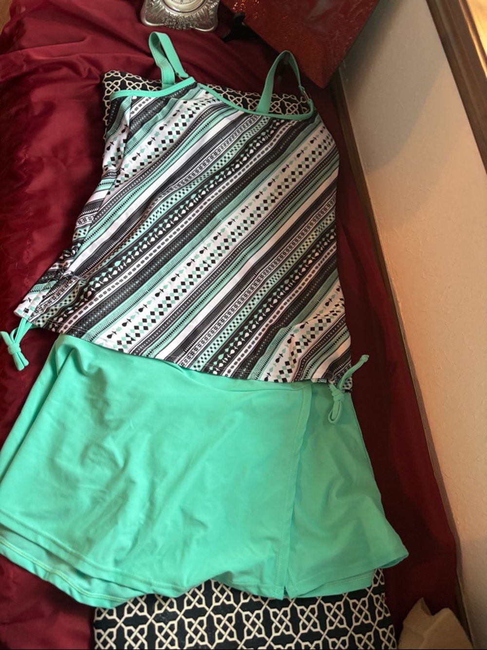 Source Unknown Aqua and Black Striped Women’s Swim Tankini with Skirt